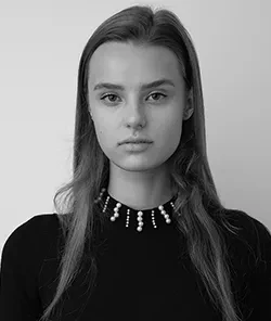Krystina-bw
